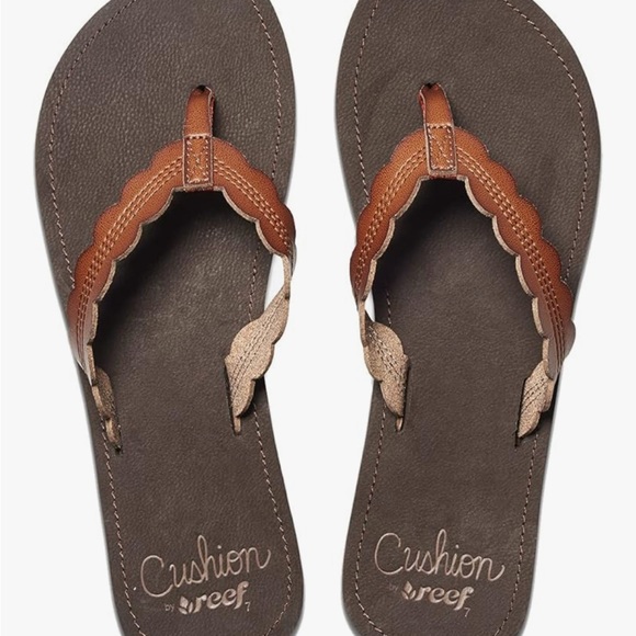 Reef Womens Cushion Scallop Sandals - Picture 1 of 5
